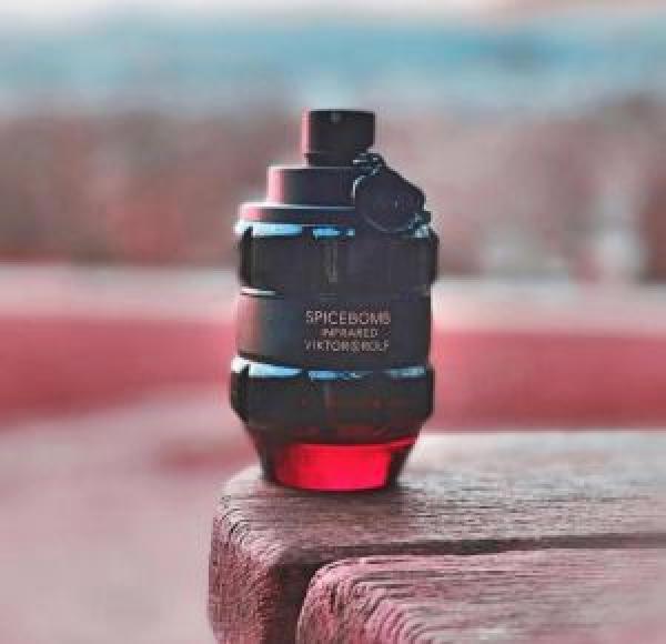 Vi*ttor & Ro*ff Spi*ebomb I*frared EDT