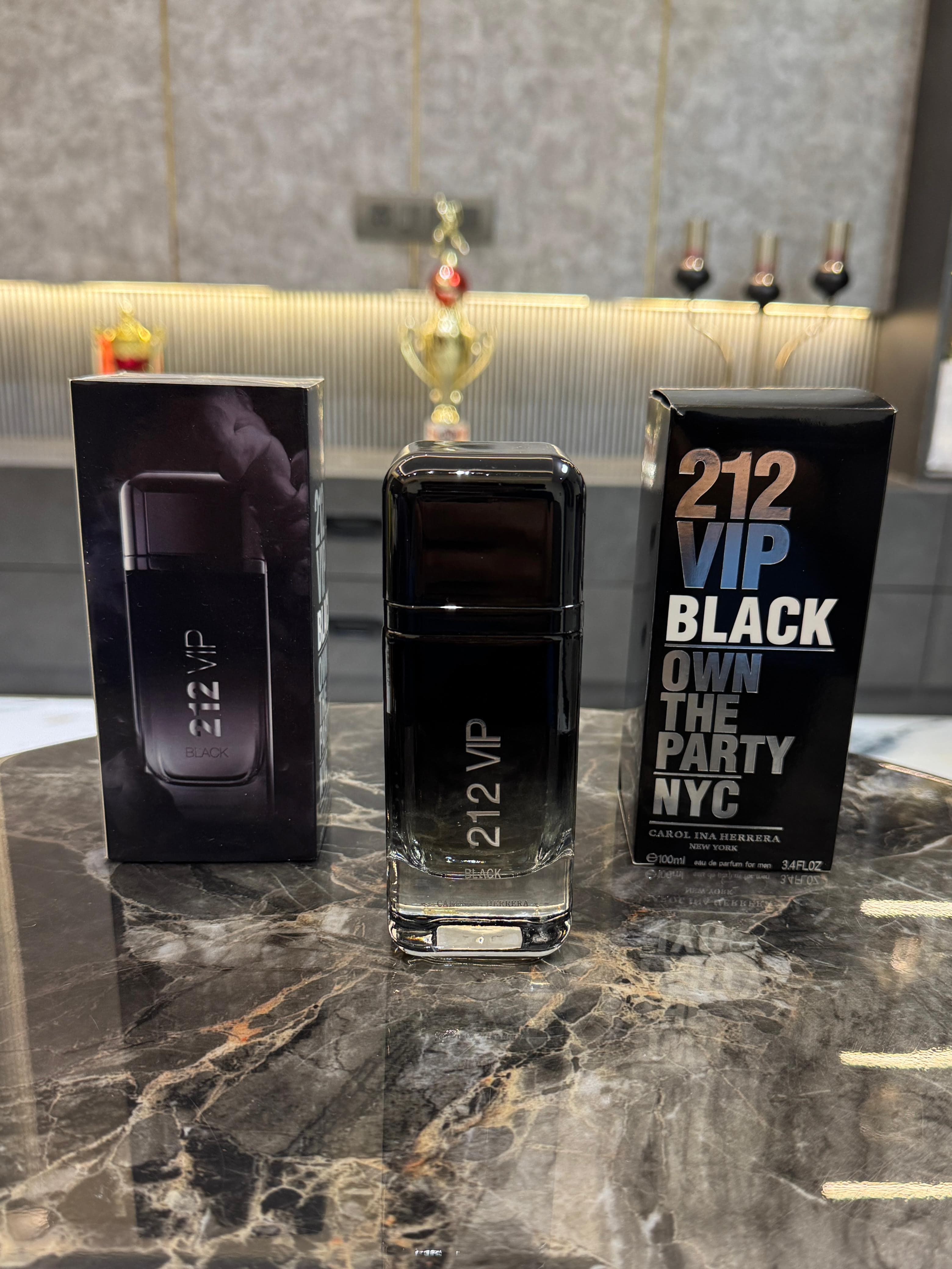 c*rolina H*rreraa 212 v*p black