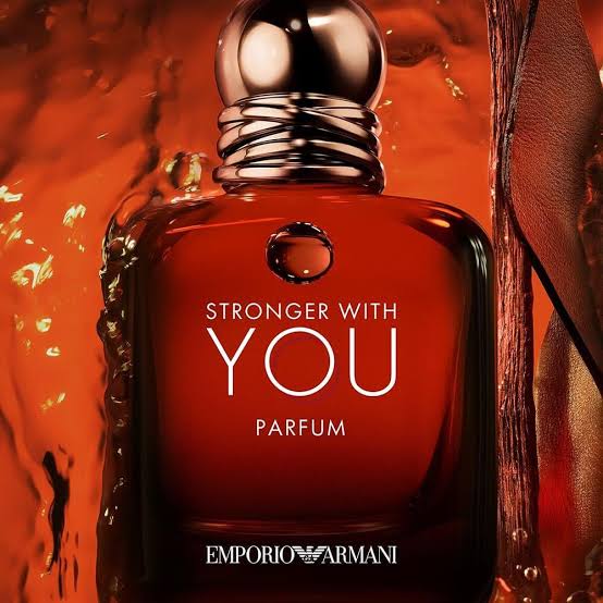 E*poriio Ar*anii St*onger With You Parfum