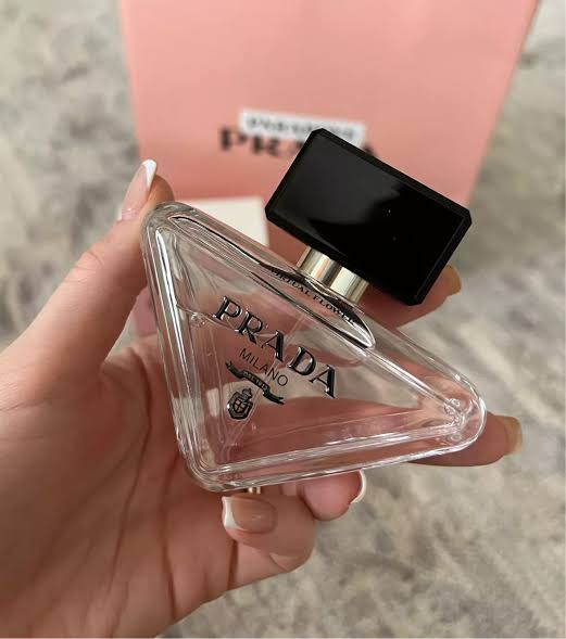 P*ADA P*radoxe V*rtuall flo*er Eau De Parfum