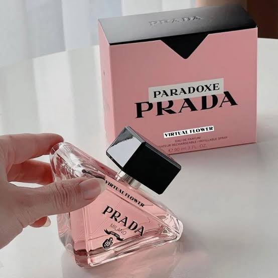 P*ADA P*radoxe V*rtuall flo*er Eau De Parfum